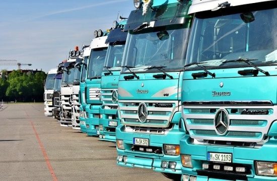 trucks parked 550x360 at The different types of truckers and their insurance needs