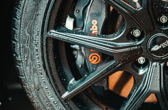 car tyre brembo 550x360 at How Your Tires Can Affect Your Car’s Performance