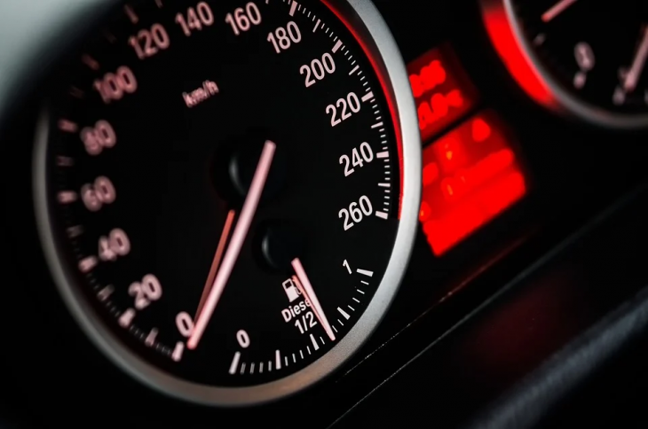 Speedometer 730x484 at World Car of the Year 2022: the 15 candidates for the best car in the world