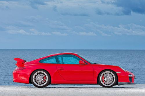 2009 911 gt3 2 at Facelifted Porsche 911 GT3 pictures and details