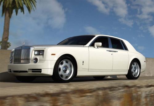 2009 rolls royce phantom 1 at Rolls Royce updates Phantom for 2009