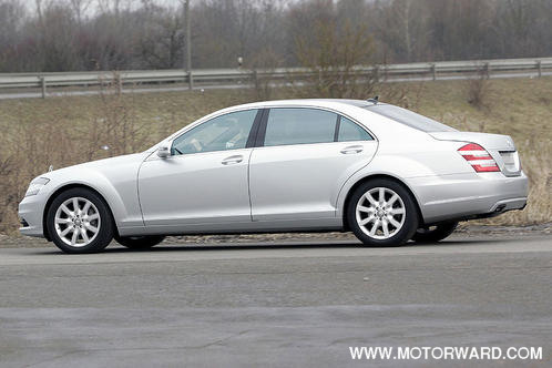 2010 s class 2 at 2010 Mercedes Benz S Class spyshots undisguised