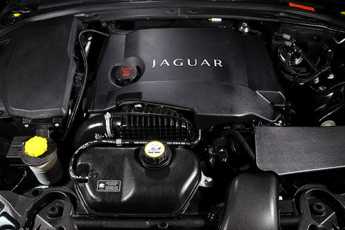 jaguar fx diesel 5 at New Jaguar XF Diesel comes with gigantic torque!