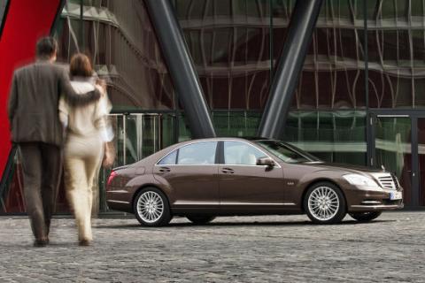 2010 s class 3 at 2010 Mercedes S Class facelift revealed