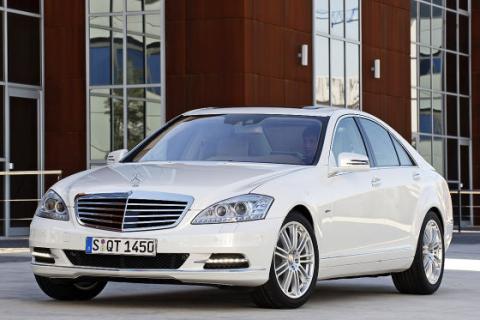 2010 s class 9 at Mercedes S400 Hybrid hits Middle East in September