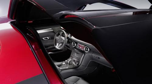 2011 mercedes benz sls amg 3 at Mercedes SLS AMG Gullwing sketches + interior