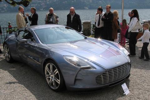 aston one77 live 1 at Live pictures of Aston Martin One 77 at Concorso Deleganza