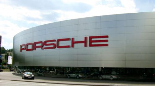 porsche qatar deal1 at Ruler of Qatar to buy stakes in Porsche?